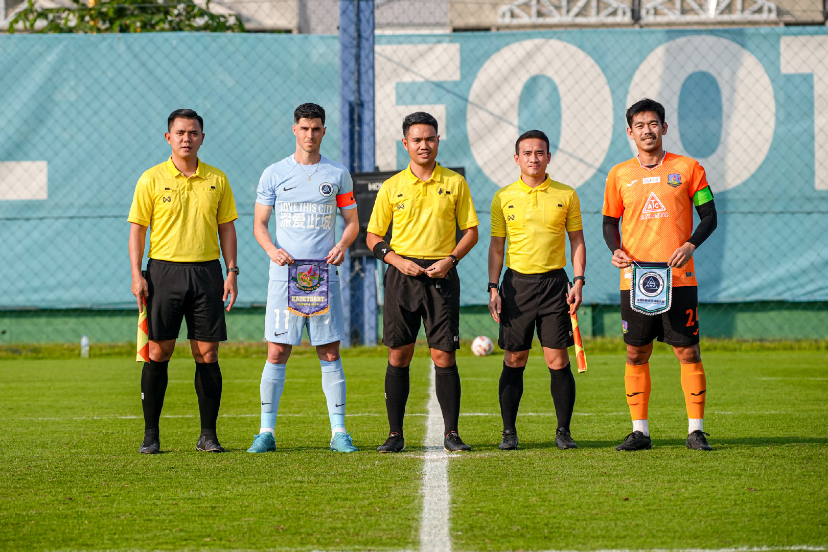 深圳新鵬城4-0戰(zhàn)勝泰甲球隊(duì)泰國農(nóng)業(yè)大學(xué)，取曼谷冬訓(xùn)首勝